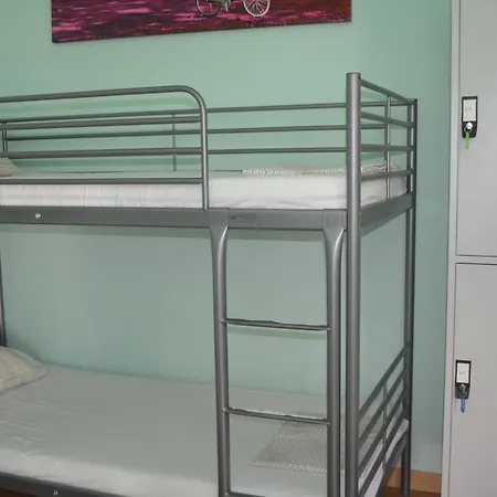 Check Hotel 2*
